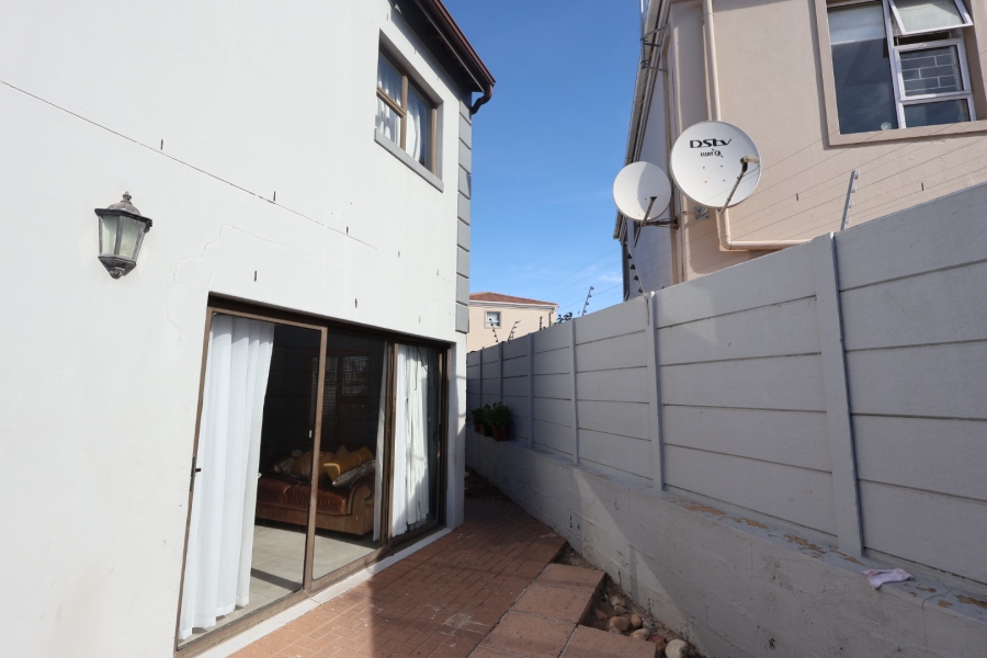3 Bedroom Property for Sale in Parklands Western Cape